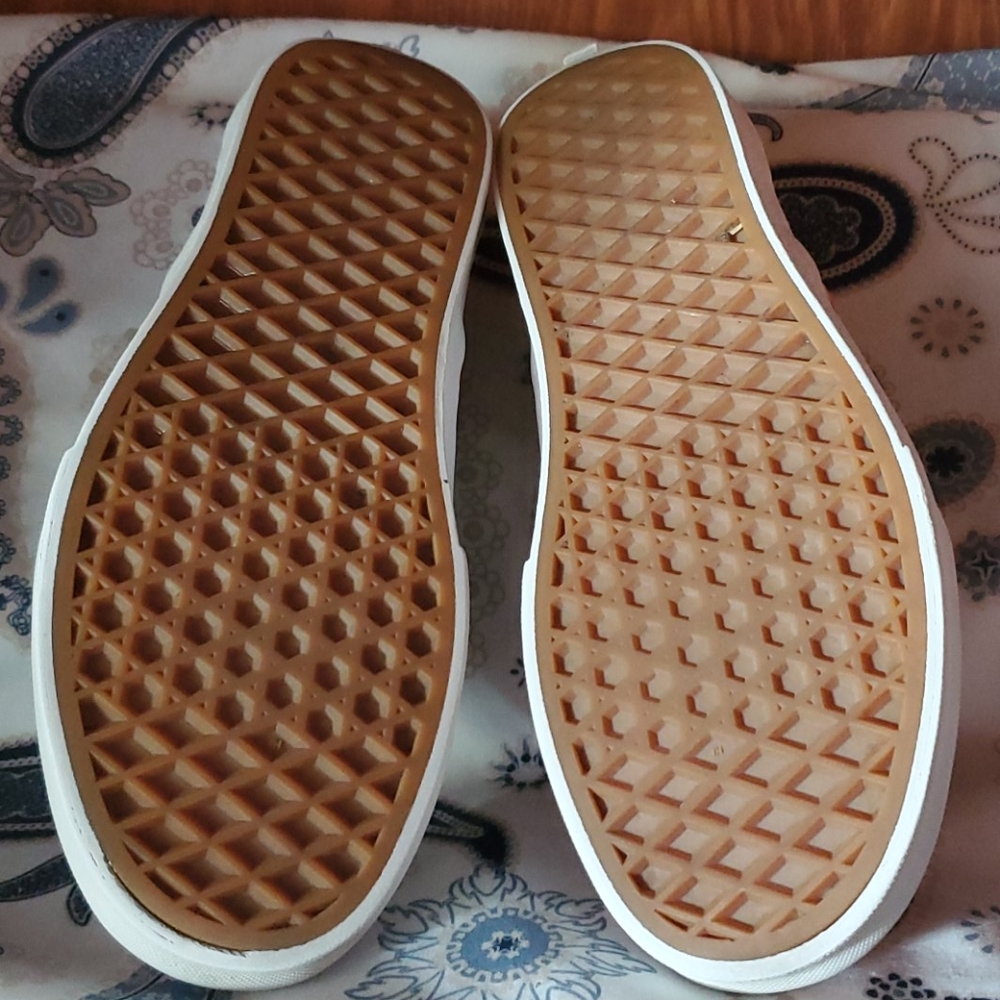 VANS - Picture 6 of 8